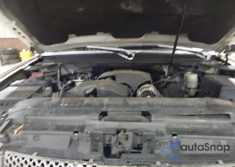 2011 GMC Yukon Xl 1500 Denali z USA, uszkodzony, nr VIN 1GKS2MEFXBR322770